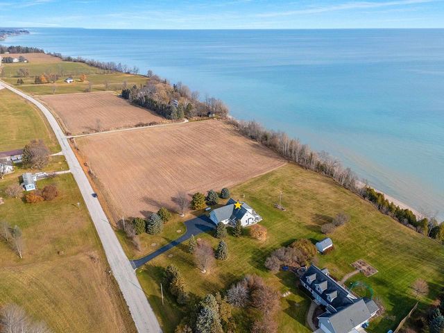 N1356 LAKESHORE ROAD, Kewaunee, WI 54216