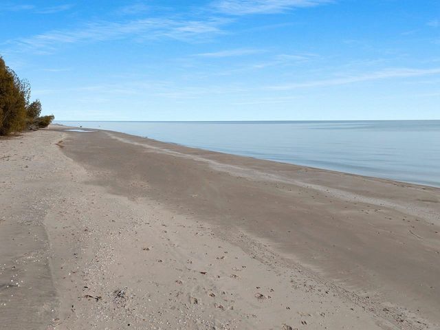 N1356 LAKESHORE ROAD, Kewaunee, WI 54216