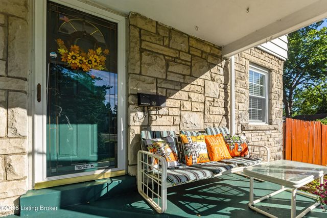 6407 S 2nd St, Louisville, KY 40214