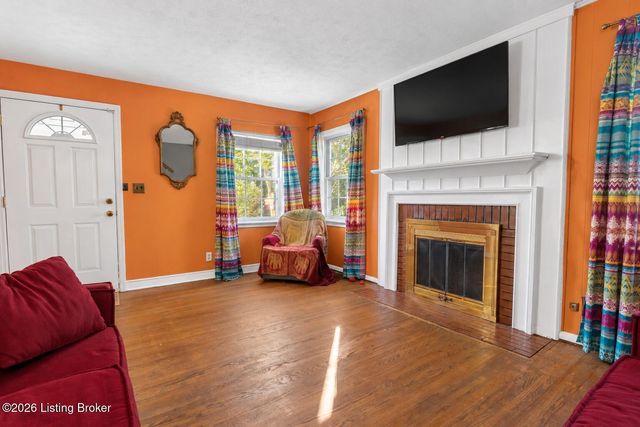 6407 S 2nd St, Louisville, KY 40214
