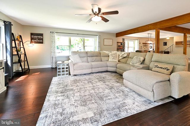 48 TALL TIMBER LN, Burlington, NJ 08016