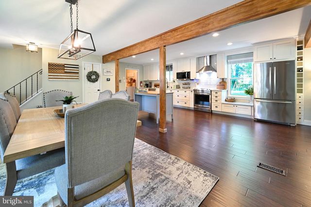 48 TALL TIMBER LN, Burlington, NJ 08016