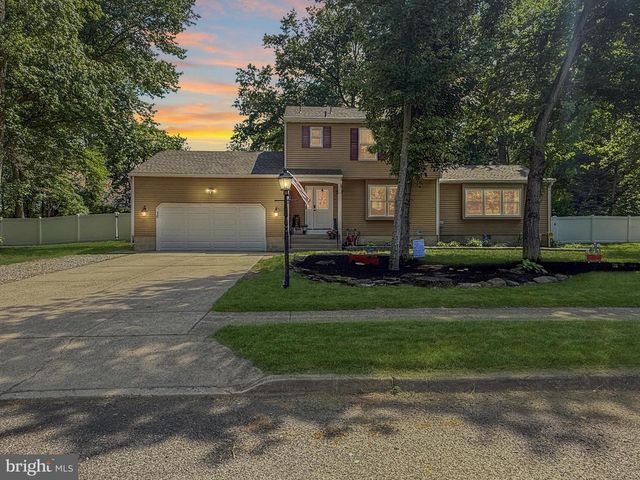 48 TALL TIMBER LN, Burlington, NJ 08016
