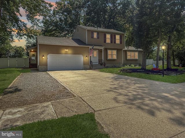 48 TALL TIMBER LN, Burlington, NJ 08016