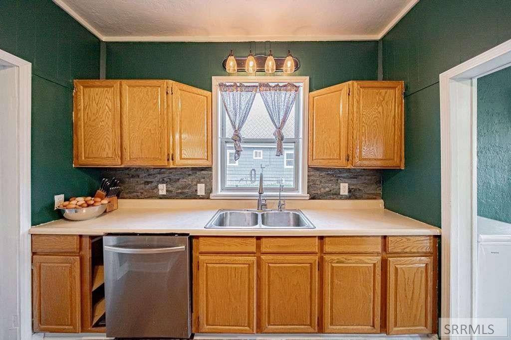 Image 18 of property listing at 382 W 1st N, Rigby, ID 83442