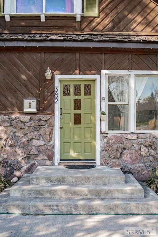 Image 6 of property listing at 382 W 1st N, Rigby, ID 83442