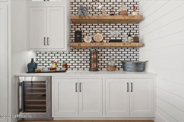 9136 HECKSCHER Drive, Jacksonville, FL 32226