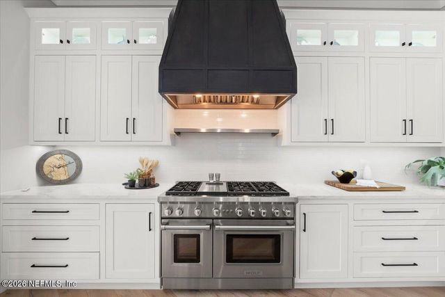 9136 HECKSCHER Drive, Jacksonville, FL 32226