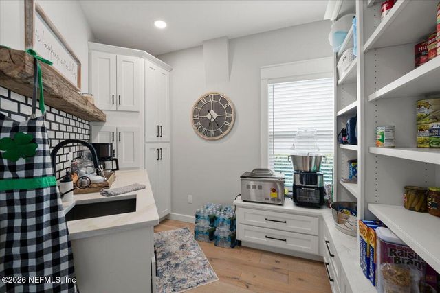 9136 HECKSCHER Drive, Jacksonville, FL 32226