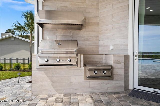 9136 HECKSCHER Drive, Jacksonville, FL 32226