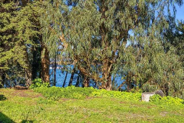 7201 Ca-1, Moss Landing, CA 95039
