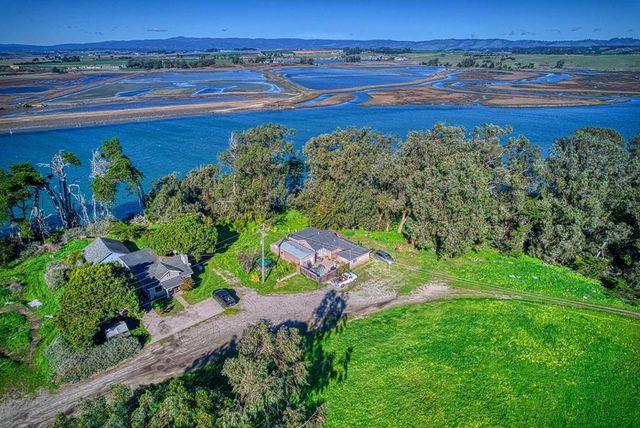 7201 Ca-1, Moss Landing, CA 95039
