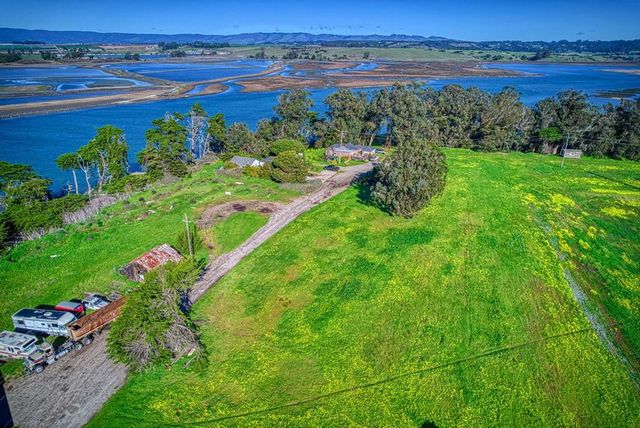 7201 Ca-1, Moss Landing, CA 95039