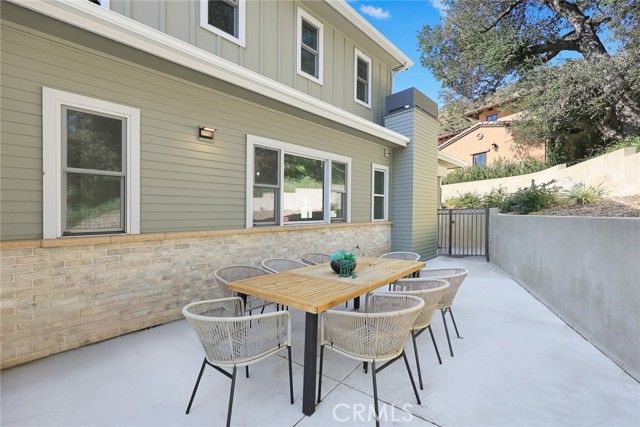 608 Baldwin Court, Sierra Madre, CA 91024