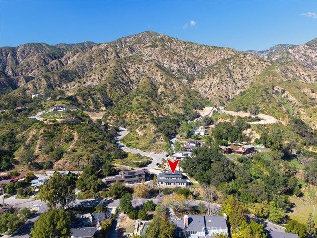 608 Baldwin Court, Sierra Madre, CA 91024