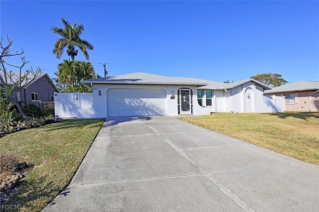 3626 SE 2nd AVE, Cape Coral, FL 33904