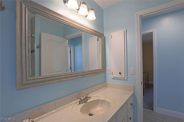 3626 SE 2nd AVE, Cape Coral, FL 33904