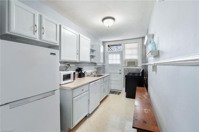 1013 N Elm Street B6, Greensboro, NC 27401