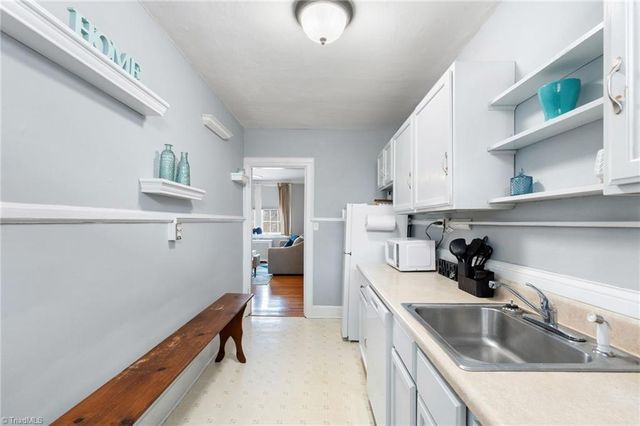 1013 N Elm Street B6, Greensboro, NC 27401