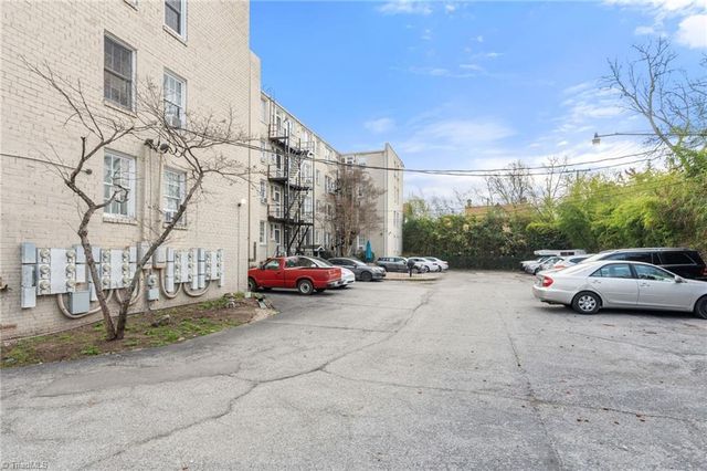 1013 N Elm Street B6, Greensboro, NC 27401