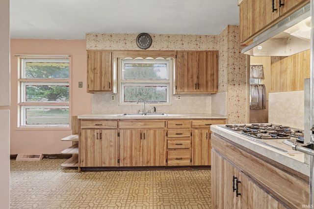 20408 Ozone Street, South Bend, IN 46614