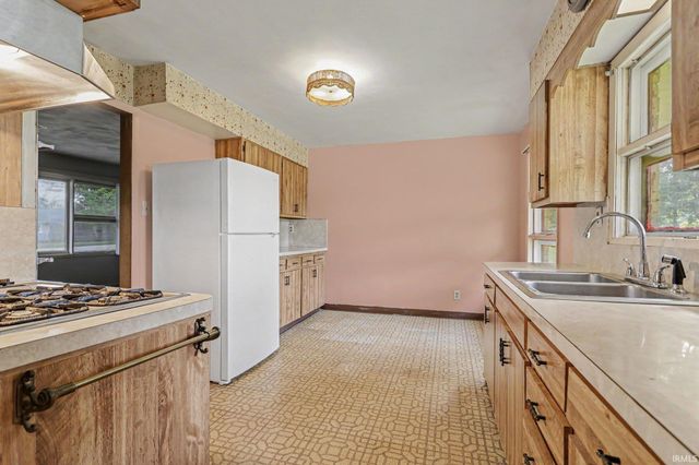 20408 Ozone Street, South Bend, IN 46614