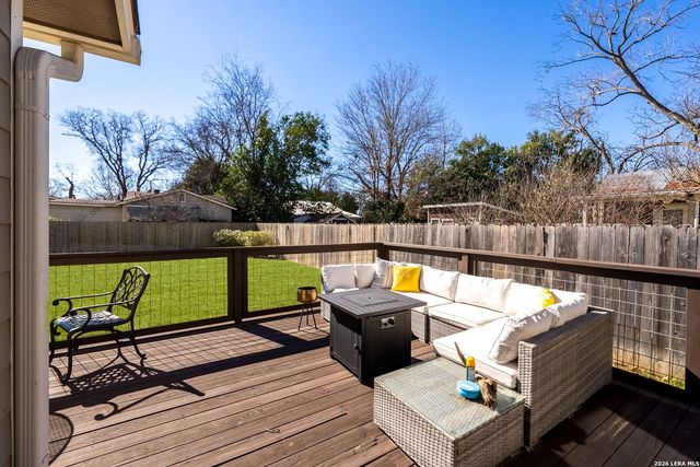 313 JAMES ST, Boerne, TX 78006