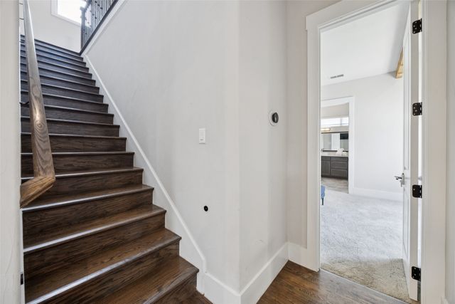 107 W Peach Street, Grapevine, TX 76051