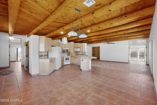 123 Victorio Trail, Hillsboro, NM 88042