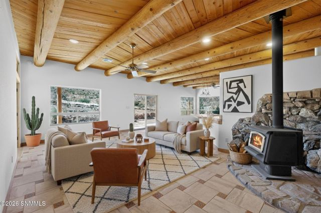 123 Victorio Trail, Hillsboro, NM 88042