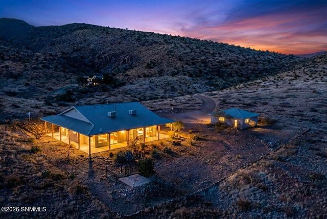 123 Victorio Trail, Hillsboro, NM 88042