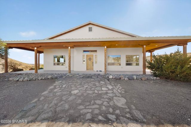 123 Victorio Trail, Hillsboro, NM 88042