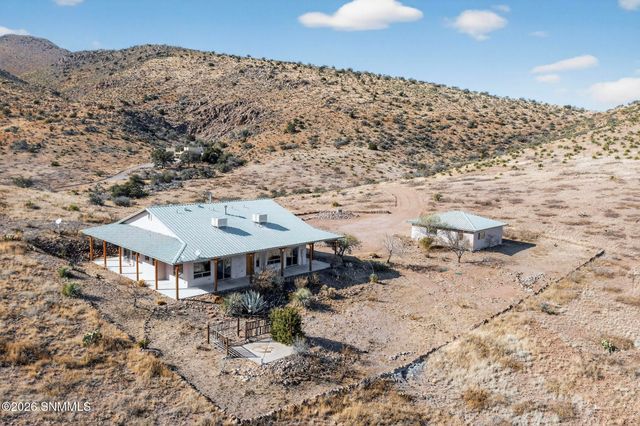 123 Victorio Trail, Hillsboro, NM 88042