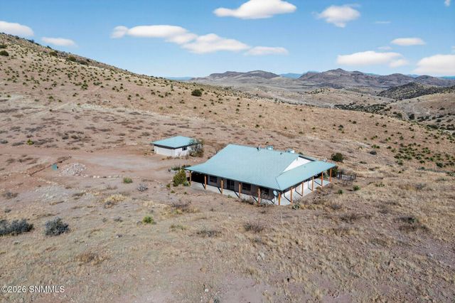 123 Victorio Trail, Hillsboro, NM 88042