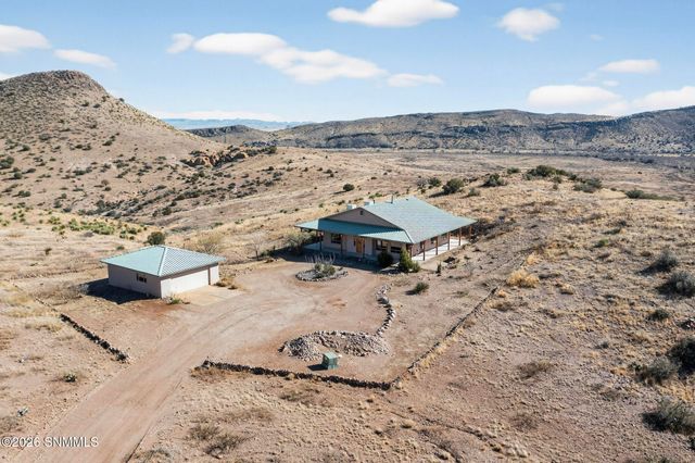 123 Victorio Trail, Hillsboro, NM 88042