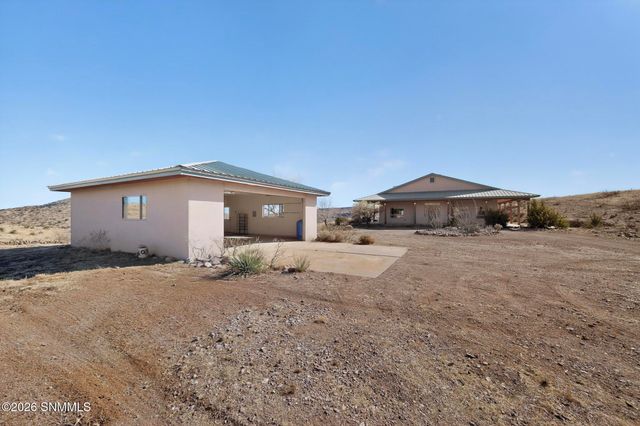 123 Victorio Trail, Hillsboro, NM 88042