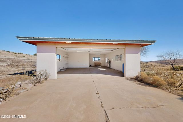 123 Victorio Trail, Hillsboro, NM 88042