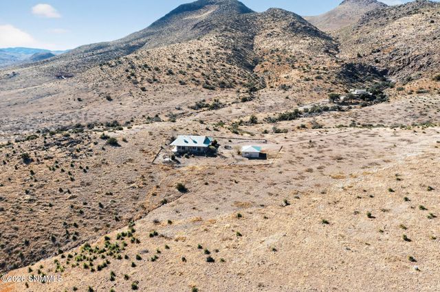 123 Victorio Trail, Hillsboro, NM 88042