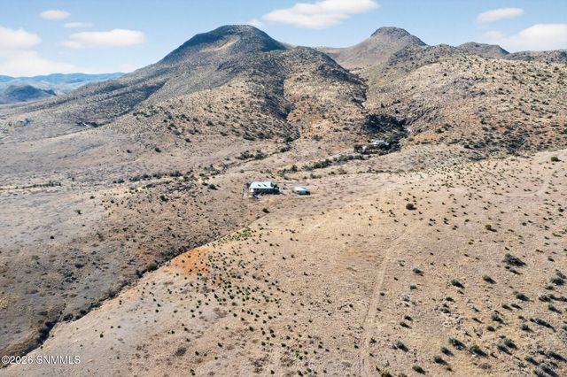 123 Victorio Trail, Hillsboro, NM 88042