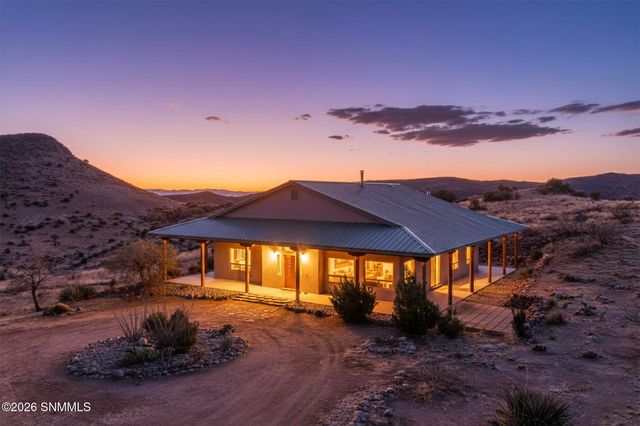 123 Victorio Trail, Hillsboro, NM 88042