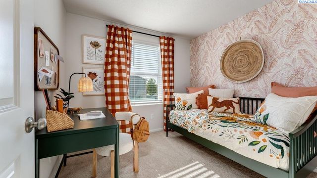 6416 Polar Dr, Pasco, WA 99301