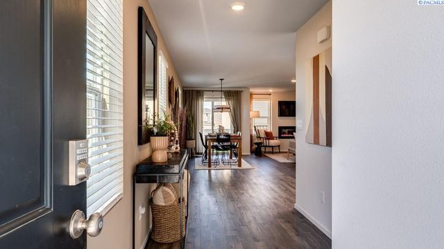 6416 Polar Dr, Pasco, WA 99301