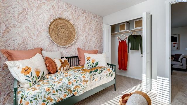 6416 Polar Dr, Pasco, WA 99301