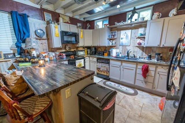 620 SW T Highway, Holden, MO 64040