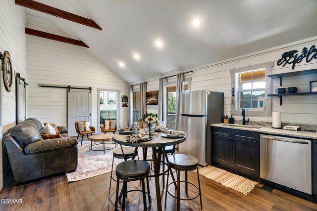 3730 Ivy Way, Sevierville, TN 37876