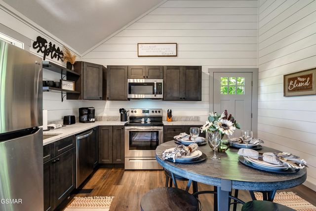 3730 Ivy Way, Sevierville, TN 37876