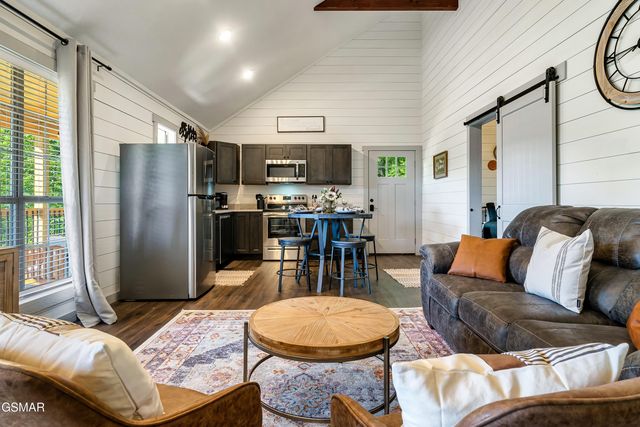 3730 Ivy Way, Sevierville, TN 37876