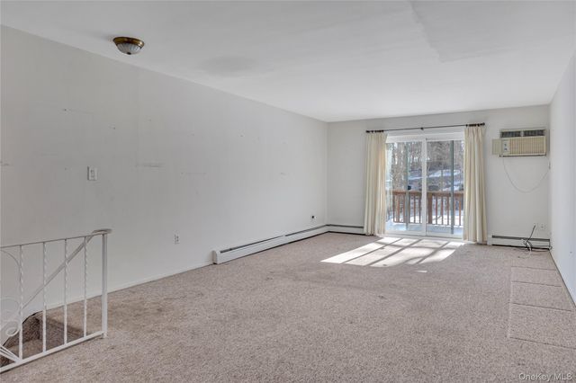 1055 Village Drive 1055, Hauppauge, NY 11788