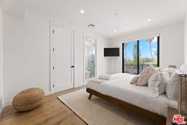 5118 Laurel Canyon, Valley Village, CA 91607