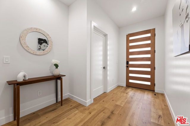 5118 Laurel Canyon, Valley Village, CA 91607